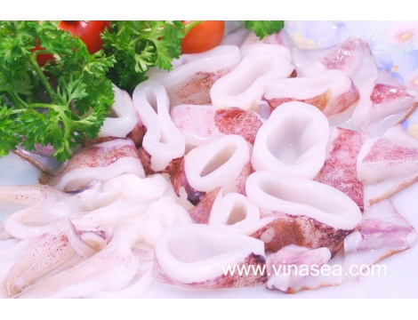 6-frozen-skin-on-squid-ring-clean-head-1024x682